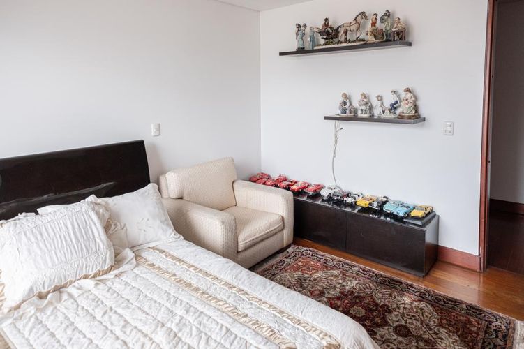 Apartamento de 4 alcobas en venta en San Patricio, Bogotá, 232 m² · foto 13 de 21