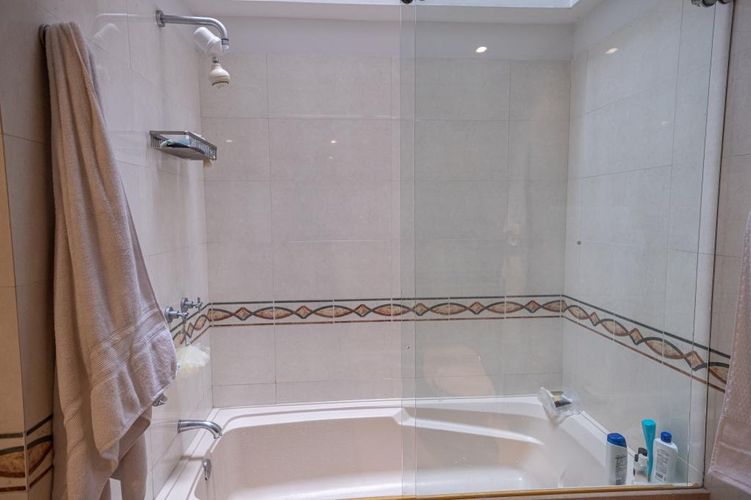 Apartamento de 4 alcobas en venta en San Patricio, Bogotá, 232 m² · foto 16 de 21