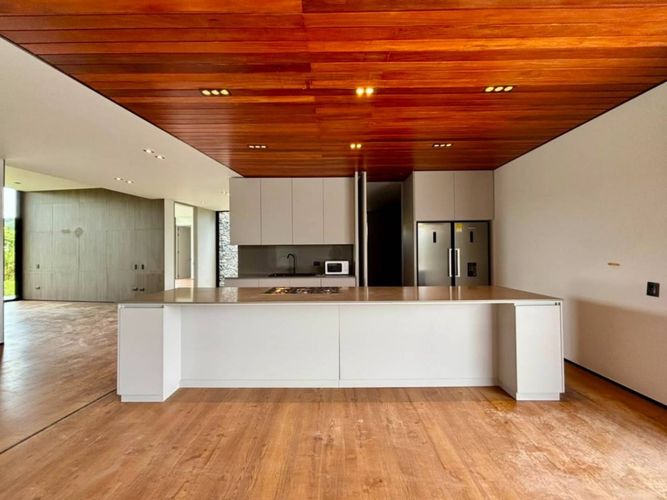 Casa en venta en Loma Del Escobero, Envigado · foto 3 de 21