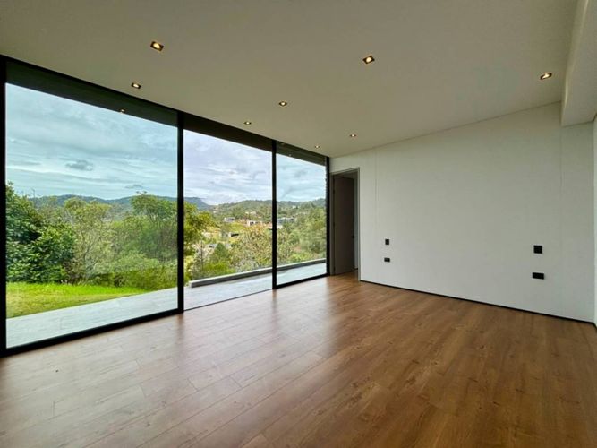 Casa en venta en Loma Del Escobero, Envigado · foto 15 de 21