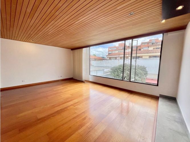 Casa en venta en Santa Barbara, Bogotá · foto 4 de 24