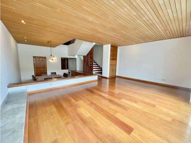 Casa en venta en Santa Barbara, Bogotá · foto 5 de 24