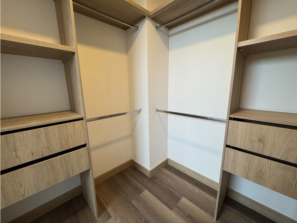 Apartamento en arriendo en El Tesoro, Medellín · foto 9 de 16