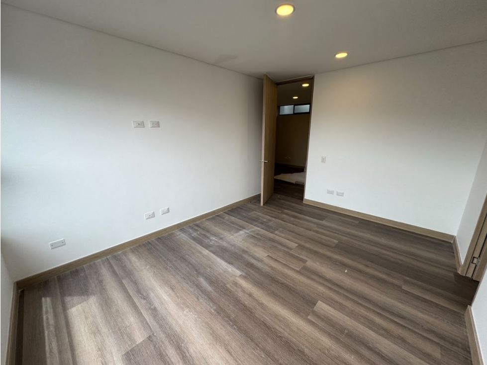 Apartamento en arriendo en El Tesoro, Medellín · foto 11 de 16