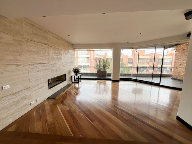 Apartamento en venta en Chicó Navarra, Bogotá · foto 2 de 14