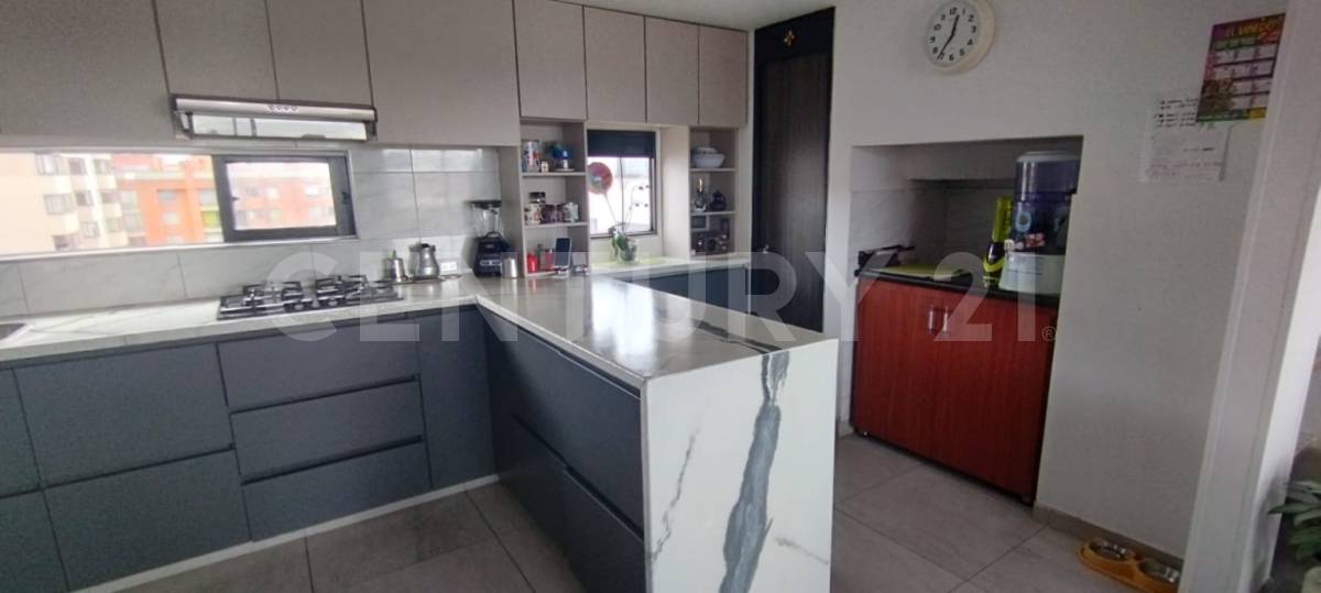 Apartamento en venta en Mazuren, Bogotá · foto 4 de 23