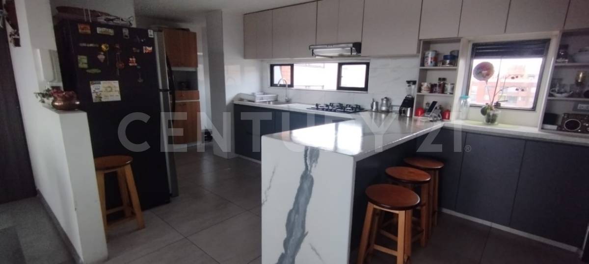 Apartamento en venta en Mazuren, Bogotá · foto 5 de 23