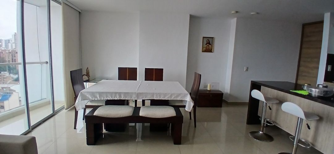 Apartamento de 3 alcobas en venta en Sotomayor, Bucaramanga, 99 m² · foto 2 de 23