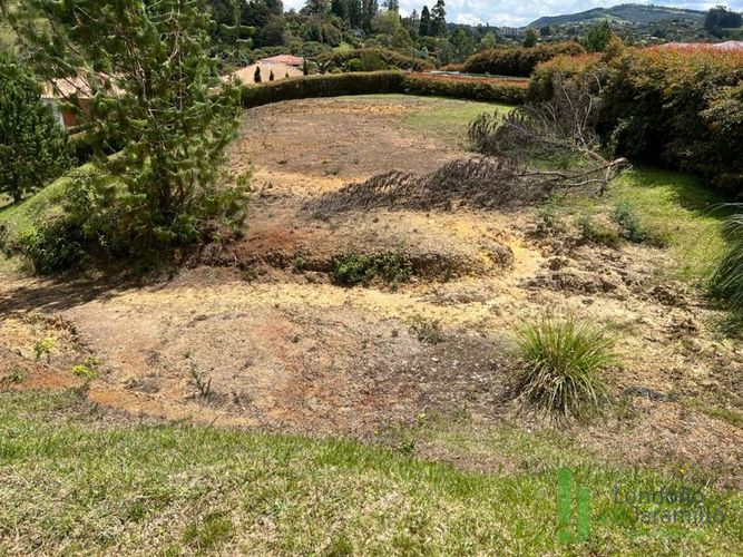Lote en venta en Loma Del Escobero, Envigado, 2854 m² · foto 5 de 11