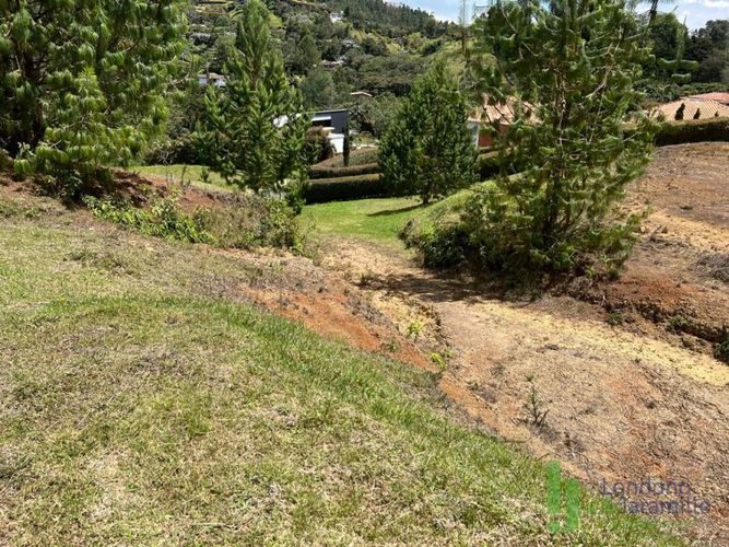 Lote en venta en Loma Del Escobero, Envigado, 2854 m² · foto 6 de 11