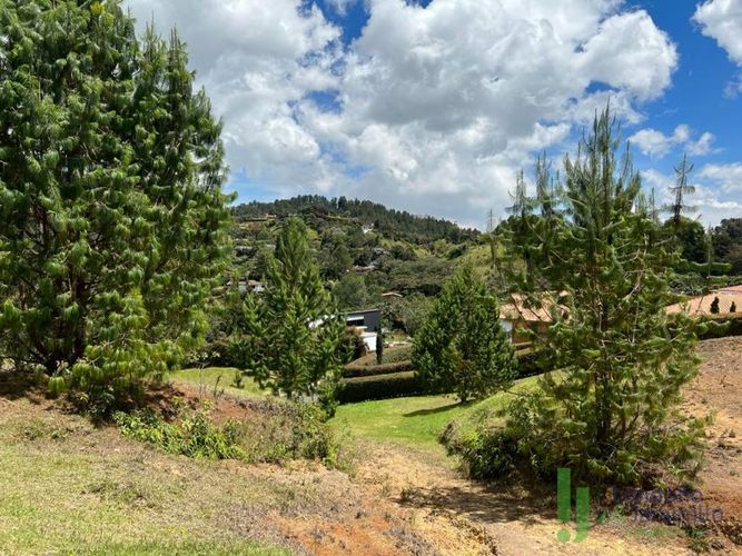 Lote en venta en Loma Del Escobero, Envigado, 2854 m² · foto 7 de 11