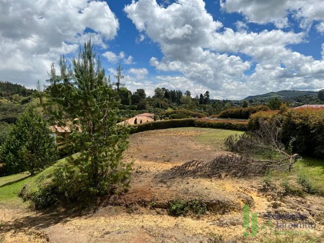 Lote en venta en Loma Del Escobero, Envigado, 2854 m² · foto 8 de 11