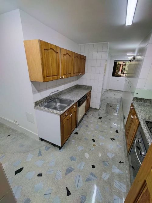 Apartamento de 3 alcobas en arriendo en El Poblado, Medellín, 116 m² · foto 4 de 15