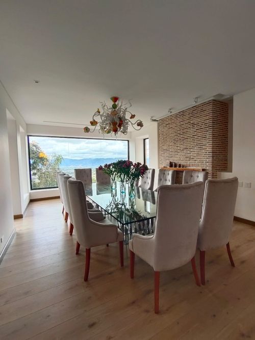 Casa de 4 alcobas en venta en Lagos De Torca, Bogotá, 1500 m² · foto 3 de 17