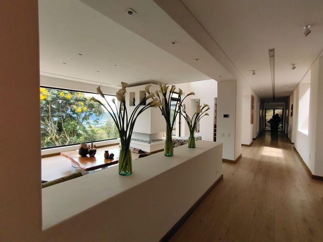 Casa de 4 alcobas en venta en Lagos De Torca, Bogotá, 1500 m² · foto 2 de 17