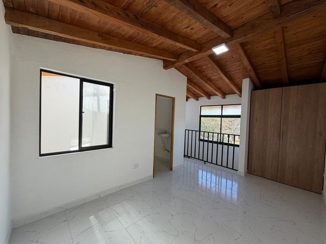 Casa de 3 alcobas en venta en La Ceja, 120 m² · foto 2 de 24