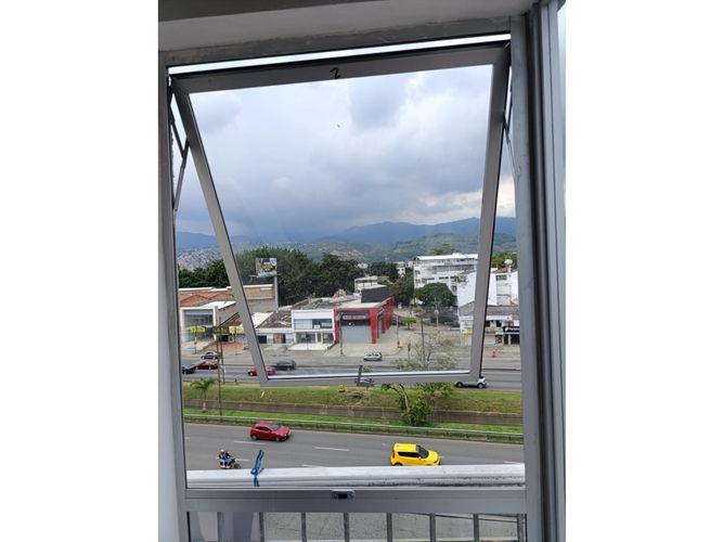 Apartamento de 4 alcobas en venta en El Gran Limonar Cataya, Cali, 105 m² · foto 2 de 24