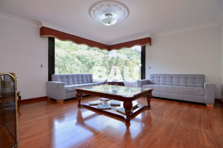Apartamento de 3 alcobas en venta en Chicó Reservado, Bogotá, 220 m² · foto 3 de 23