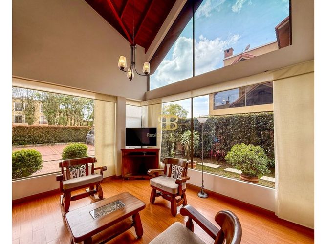 Casa de 4 alcobas en venta en San Jose De Los Nogales, Chía, 266 m² · foto 2 de 24