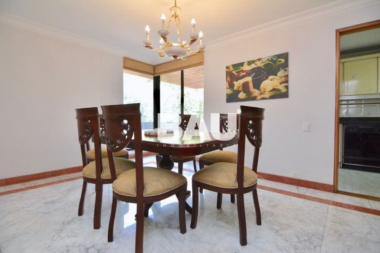 Apartamento de 3 alcobas en venta en Chicó Reservado, Bogotá, 220 m² · foto 10 de 23