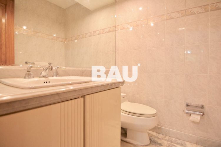 Apartamento de 3 alcobas en venta en Chicó Reservado, Bogotá, 220 m² · foto 15 de 23