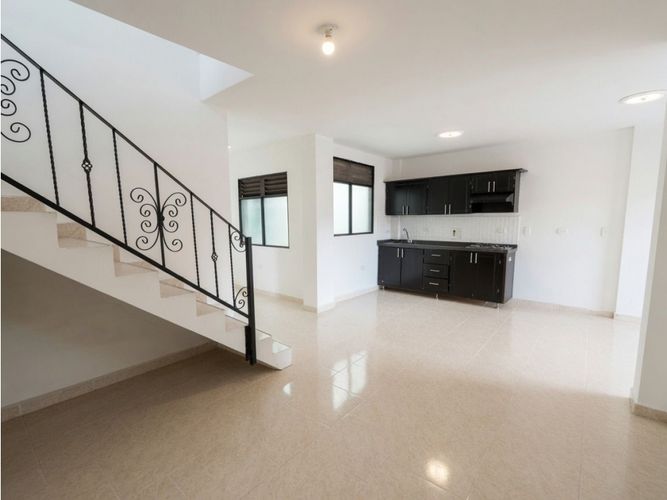 Apartamento de 3 alcobas en venta en La Ceja, 115 m² · foto 2 de 9
