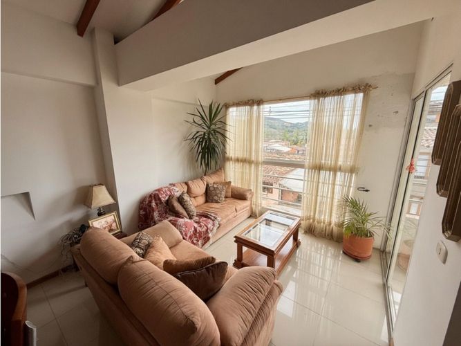 Apartamento de 5 alcobas en venta en La Ceja, 134 m² · foto 2 de 10