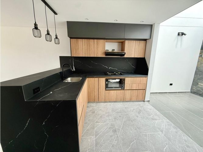 Casa de 4 alcobas en venta en El Tambo, La Ceja, 140 m² · foto 2 de 15