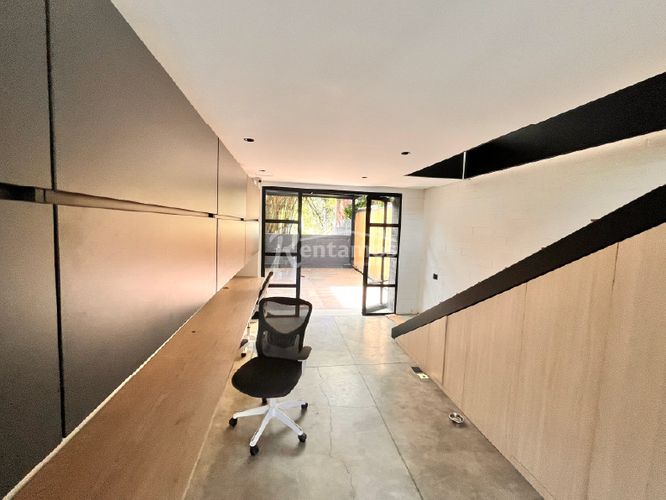 Oficina en arriendo en El Tesoro, Medellín, 72 m² · foto 2 de 24
