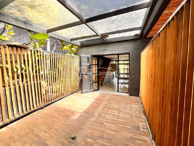 Oficina en arriendo en El Tesoro, Medellín, 72 m² · foto 8 de 24