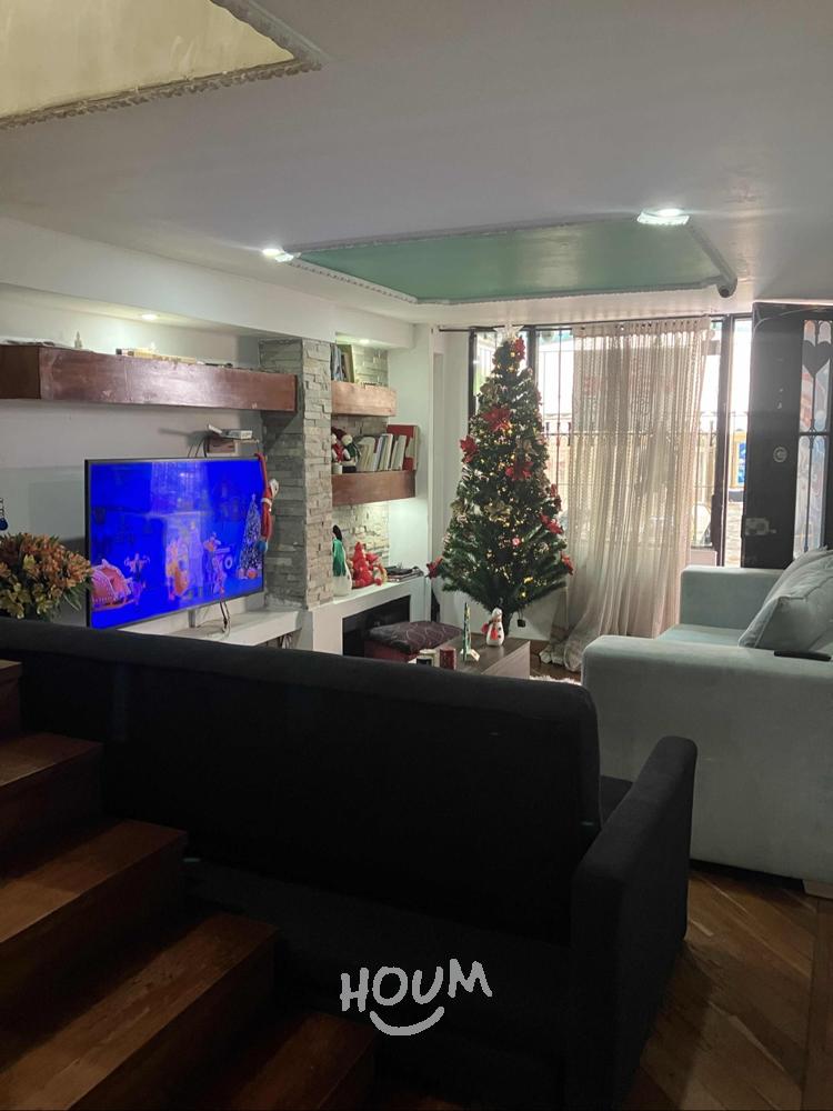 Casa en venta en Bosques De San Carlos, Bogotá · foto 3 de 24