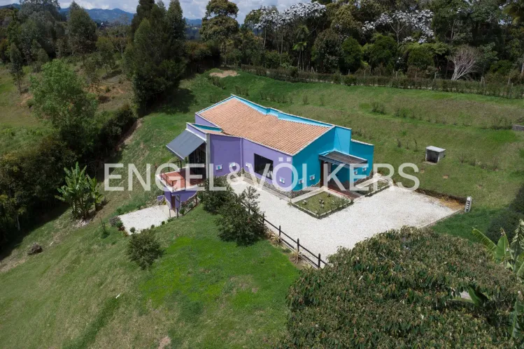 Casa de 3 alcobas en venta en La Ceja, 284 m² · foto 17 de 17