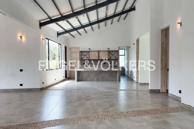 Casa de 3 alcobas en venta en La Ceja, 284 m² · foto 2 de 17