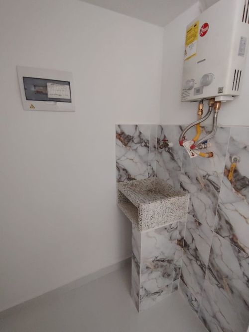 Apartamento de 3 alcobas en venta en La Carrera, Bello, 55 m² · foto 3 de 16