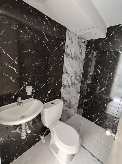 Apartamento de 3 alcobas en venta en La Carrera, Bello, 55 m² · foto 4 de 16