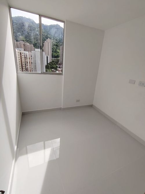 Apartamento de 3 alcobas en venta en La Carrera, Bello, 55 m² · foto 14 de 16
