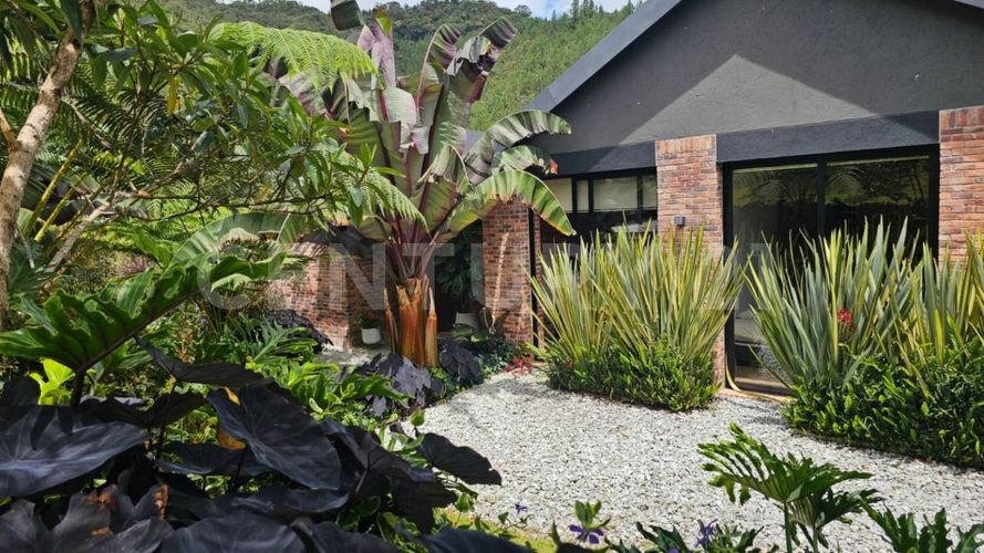 Casa de 2 alcobas en venta en El Tambo, La Ceja, 197 m² · foto 2 de 23