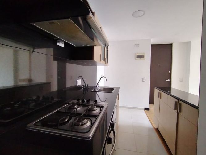 Apartamento de 3 alcobas en arriendo en Ciudad Del Río, Medellín, 70 m² · foto 4 de 24