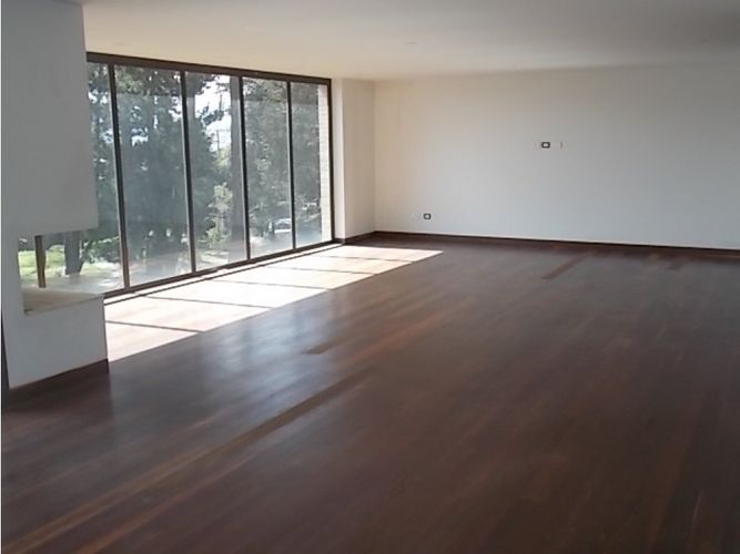 Apartamento de 4 alcobas en venta en Cerros De Suba, Bogotá, 270 m² · foto 3 de 12