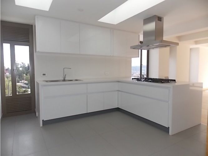 Apartamento de 4 alcobas en venta en Cerros De Suba, Bogotá, 270 m² · foto 12 de 12