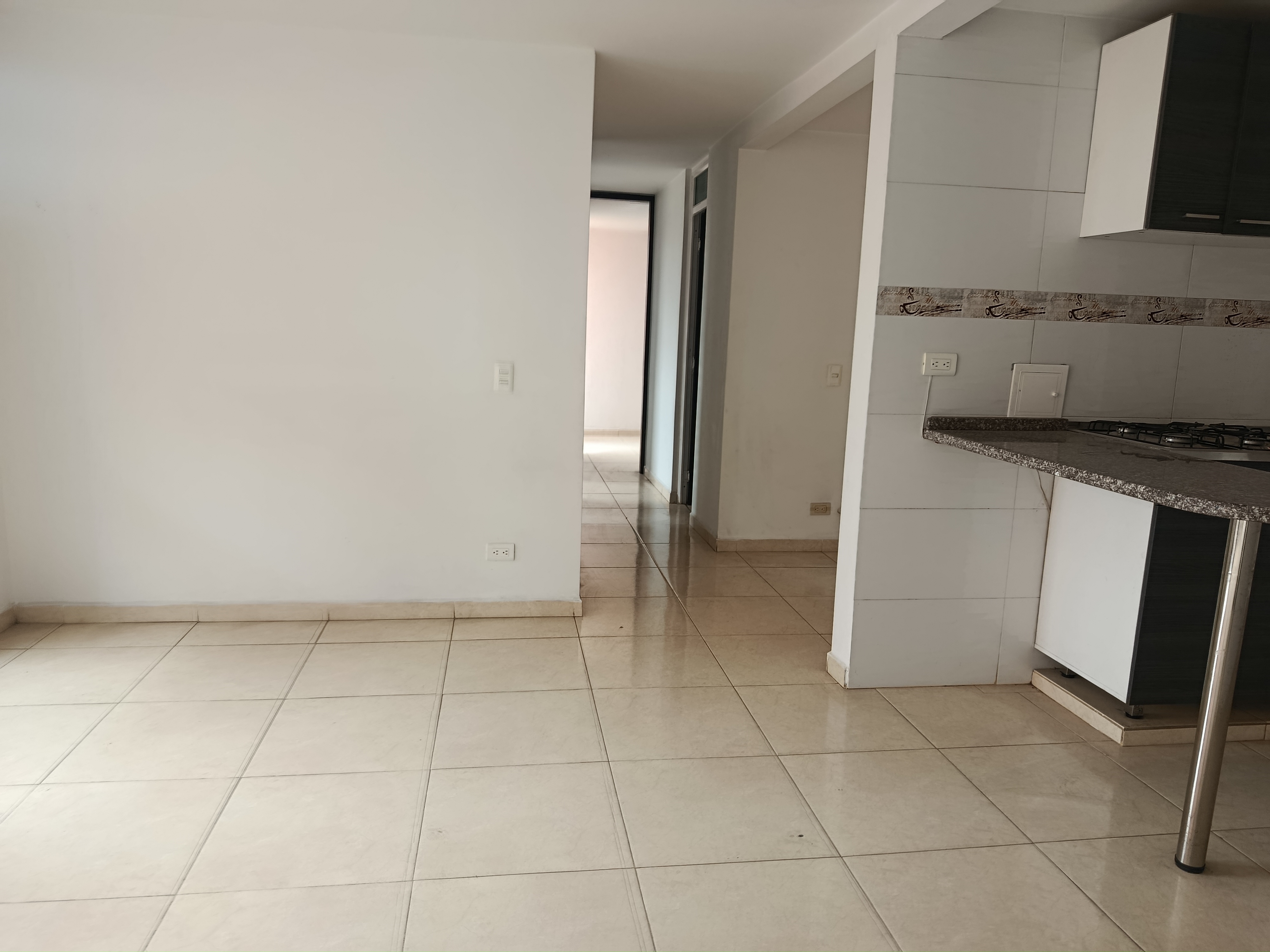 Apartamento en venta en Conjunto residencial zaragoza ii, Madrid 5