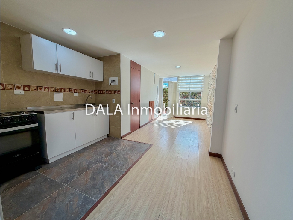 Casa en venta en La Capellania, Cajicá · foto 3 de 24