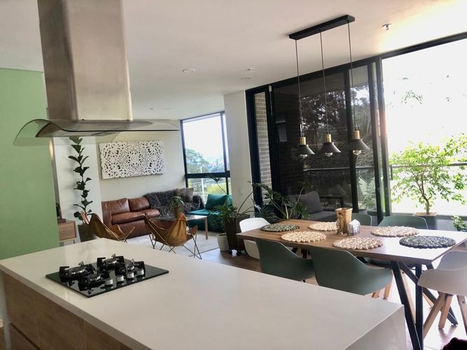 Apartamento de 1 alcoba en venta en Loma De Las Brujas, Envigado, 63 m² · foto 5 de 12