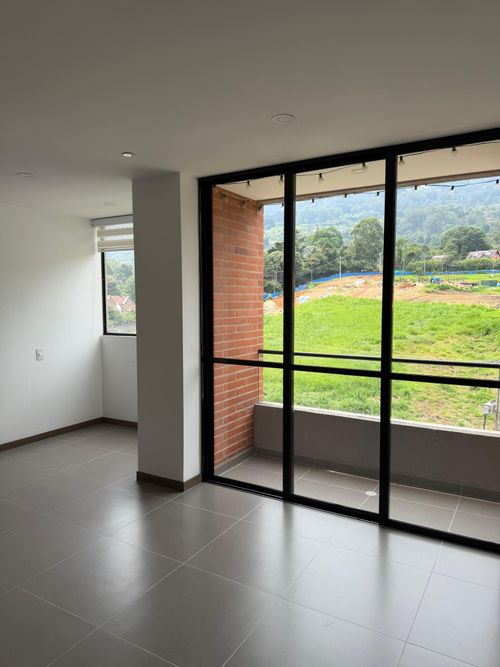 Apartamento de 1 alcoba en venta en Loma De Las Brujas, Envigado, 63 m² · foto 7 de 12