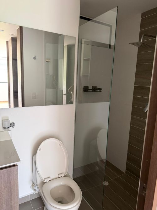 Apartamento de 1 alcoba en venta en Loma De Las Brujas, Envigado, 63 m² · foto 8 de 12