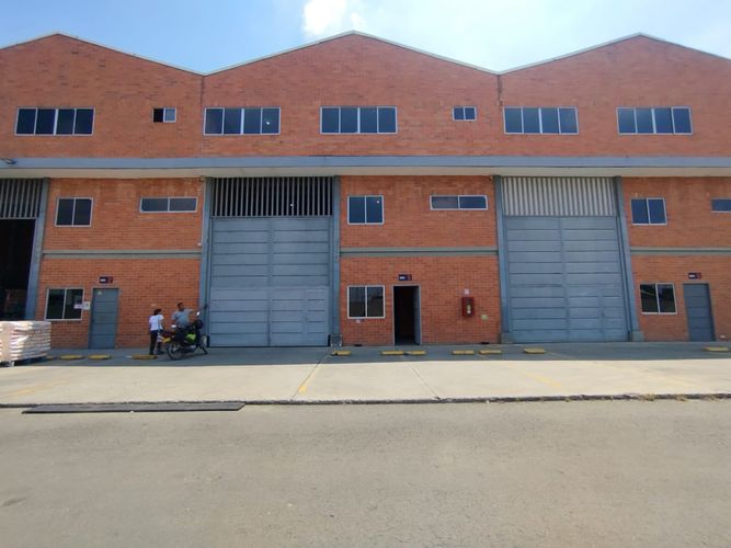 Bodega en arriendo en Arroyohondo, Yumbo, 584 m² · foto 2 de 24