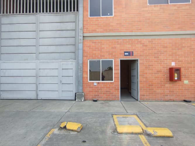 Bodega en arriendo en Arroyohondo, Yumbo, 584 m² · foto 3 de 24