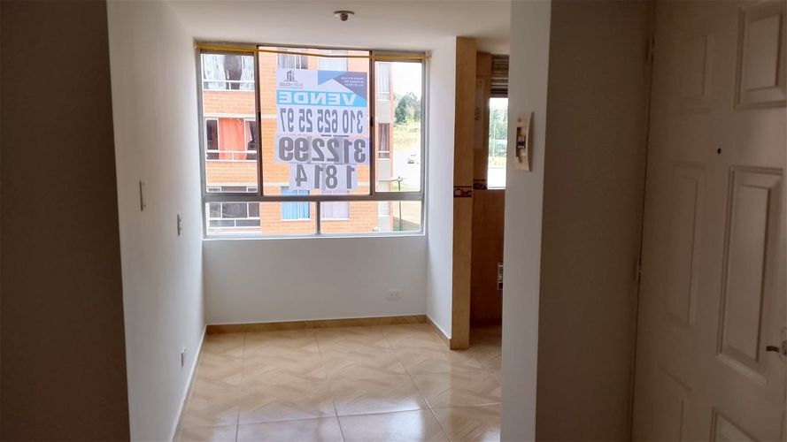 Apartamento de 3 alcobas en venta en Cr. Eucalipto, Soacha, 37 m² · foto 2 de 21