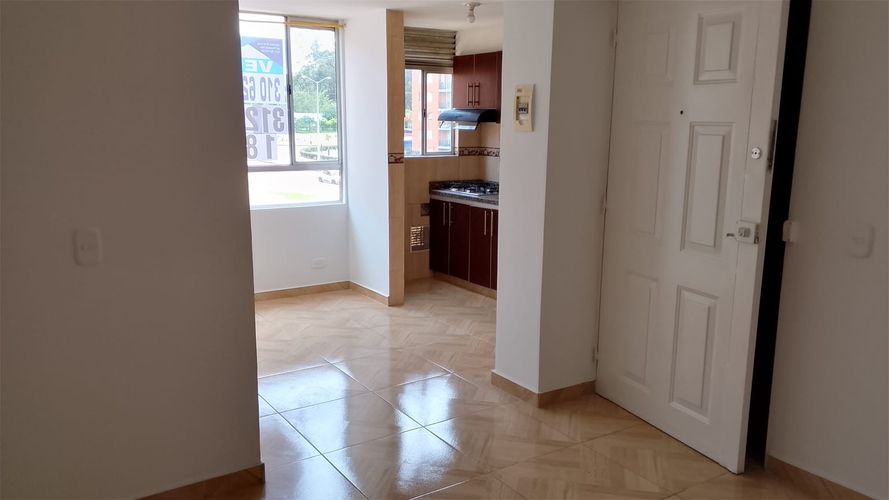 Apartamento de 3 alcobas en venta en Cr. Eucalipto, Soacha, 37 m² · foto 3 de 21