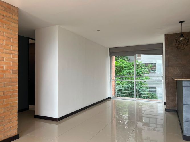 Apartamento de 2 alcobas en arriendo en El Poblado, Medellín, 90 m² · foto 4 de 16